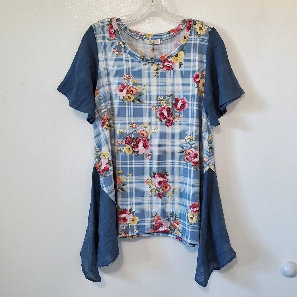 Easel Womens M Sharkbite Top Blue Plaid Floral Short Flutter Sleeve Swing New
